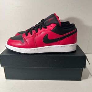 Jordan 1 Low Bred Pebbled